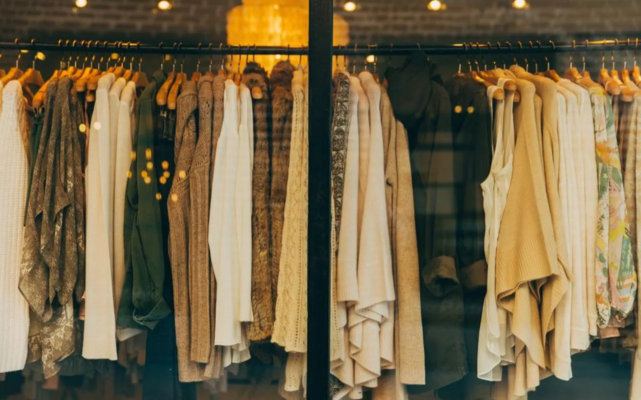 Tienda demostrativa: Estilo que te mueve, sector ropa